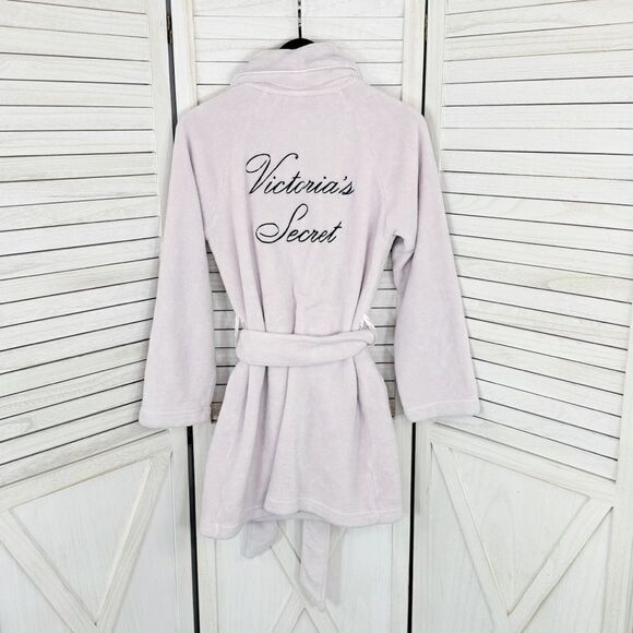 Victoria’s Secret Embroidered Plush Fleece Shortie Robe Lilac XS Small - Picture 9 of 12